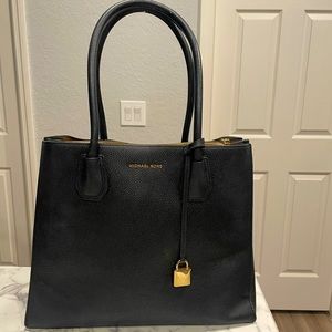 Michael Kors Classy Black Bag